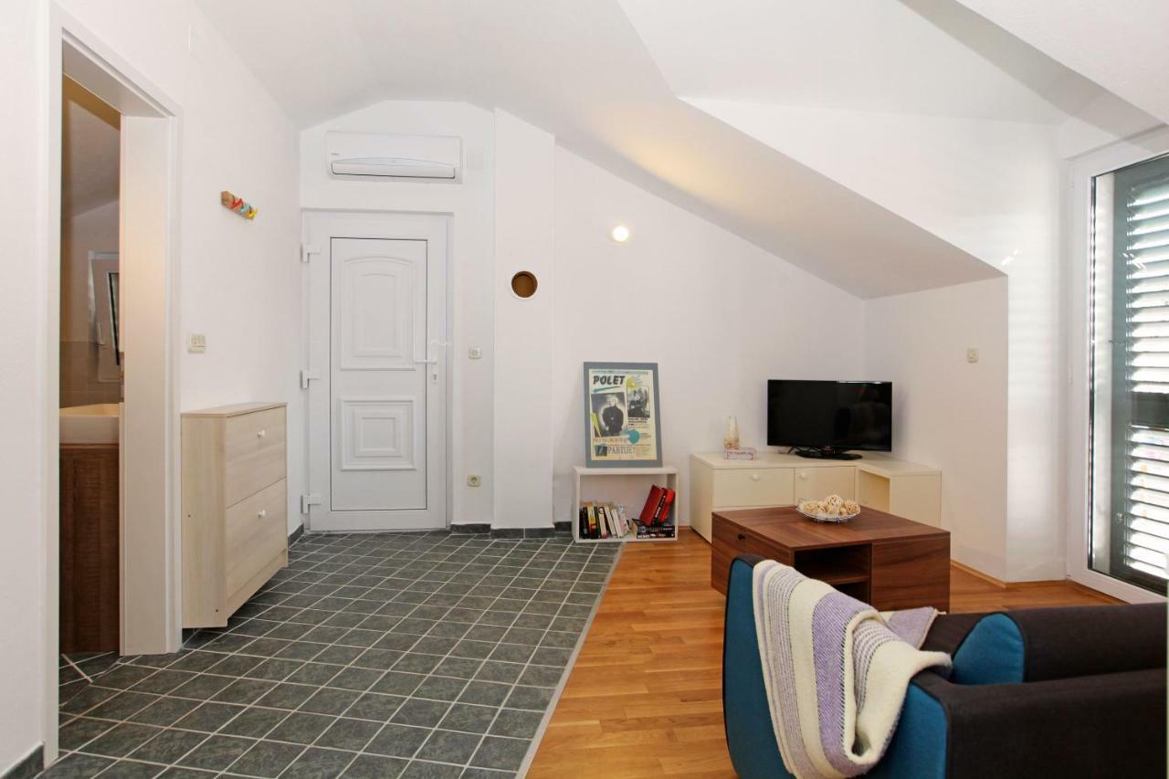Superb Penthouse Luna Apartment Bol Exterior photo